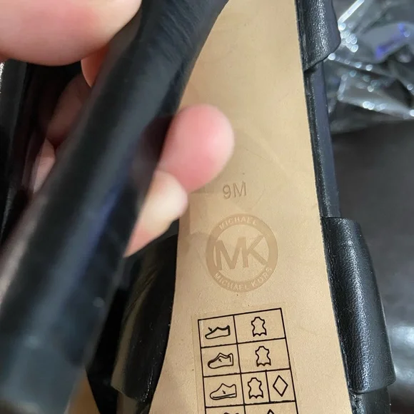 MK Heels - Picture 4 of 5